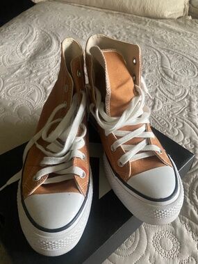 Women’s Platform High Top Converse